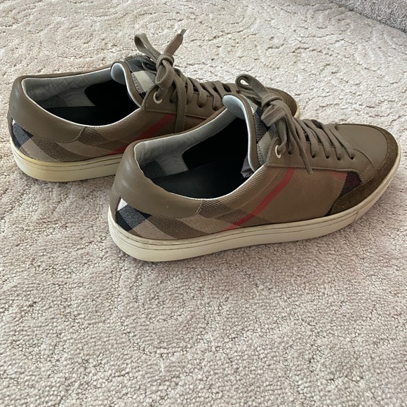 Burberry Sneakers - Picture 4 of 4